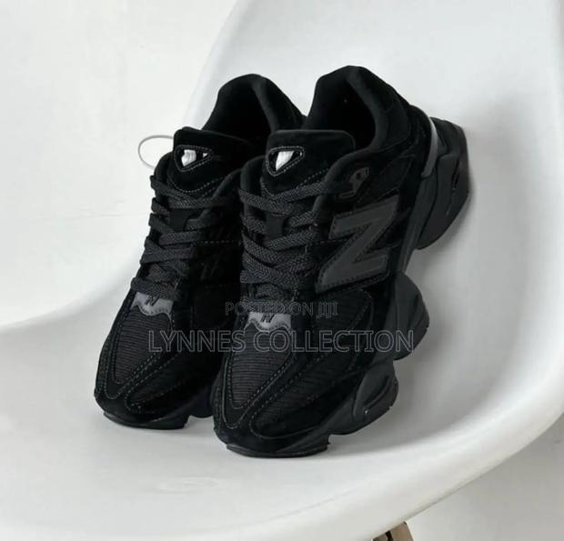 New Balances 9060 " Deep Black" ,Deep Black Sizes 37-41 - main view