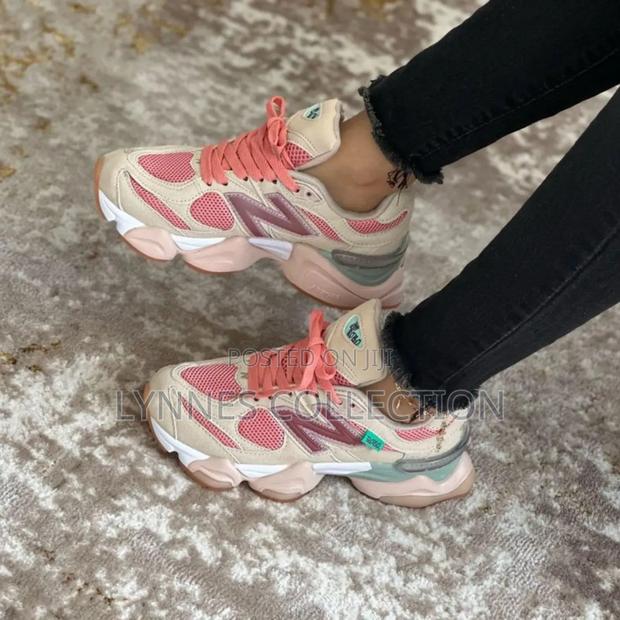 New Balances 9060 " Deep Black" ,Deep Black Sizes 37-41 - thumbnail 2