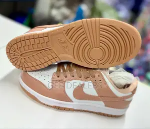 Nike Sb Rose Whispers Sneakers,