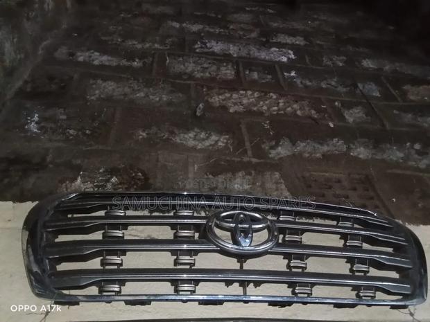 Grill Landcruiser 200series