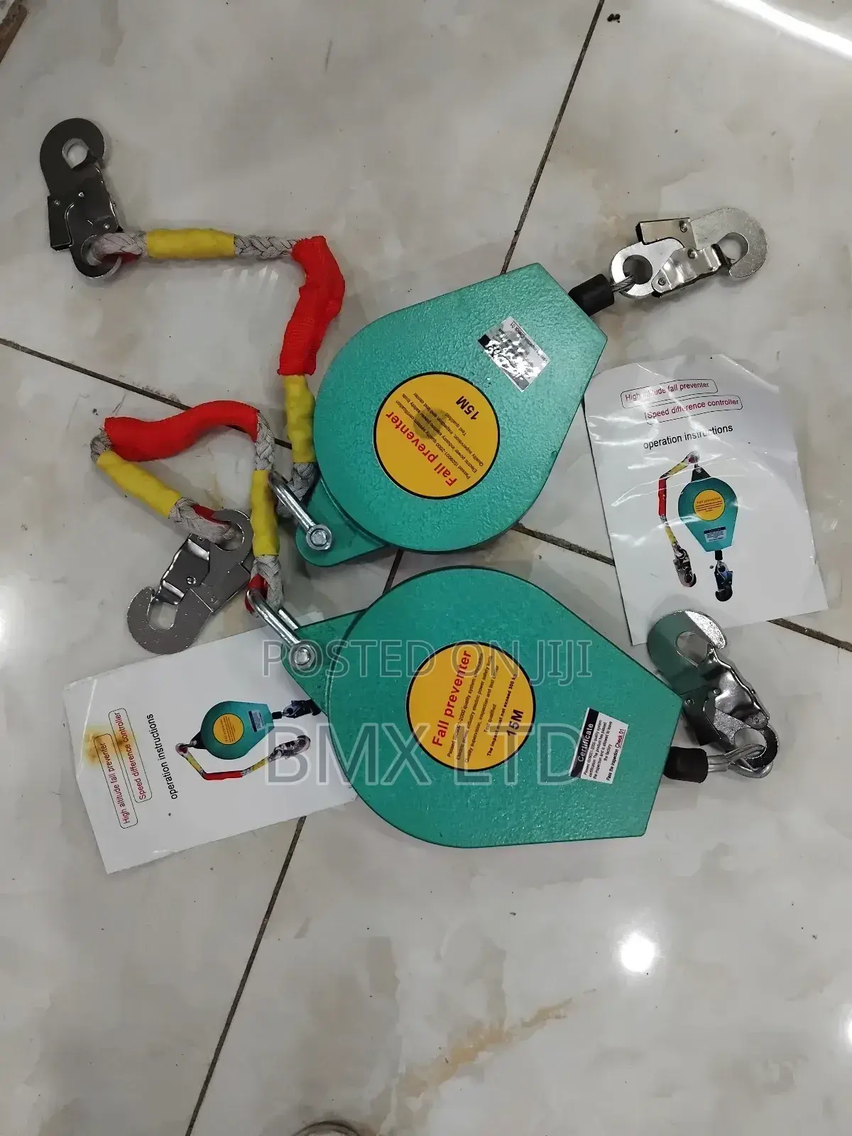 Compact And Durable Fall Arrest Device With Quick Action Brake System