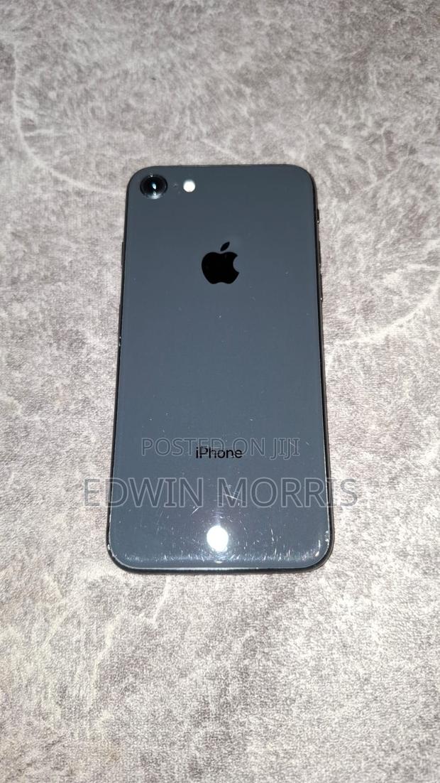 Apple iPhone 8 64 GB Black - thumbnail 2