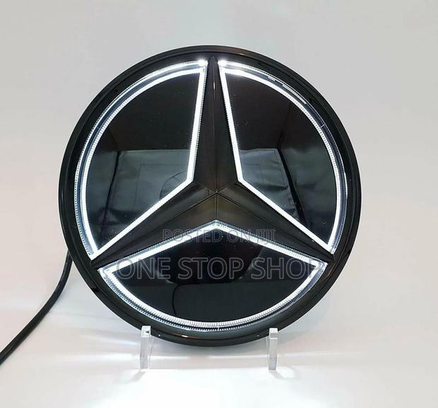 Mercedes Logo With Led Brake Light - main view