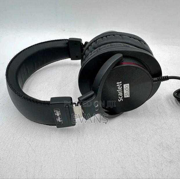 Focusrite Scarlett Studio Headphones Bundle (Hp60 Mkiii)