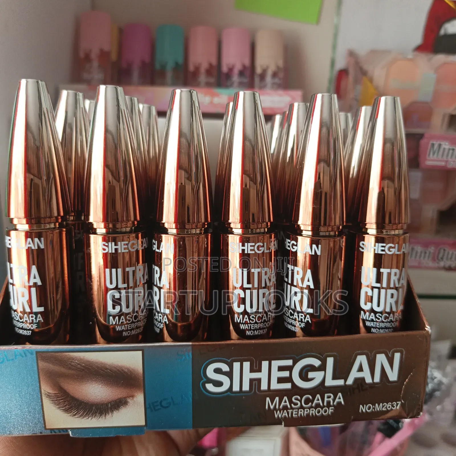 Makeup Ultra Curl Volume Mascara + Free Eyeliner