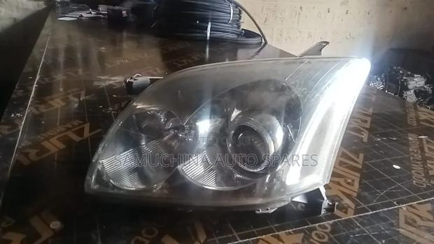 Headlight Toyota Avensis