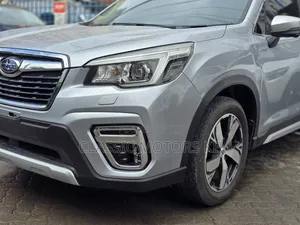 Subaru Forester Premium AWD 2019 Silver