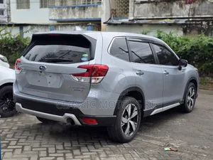 Subaru Forester Premium AWD 2019 Silver