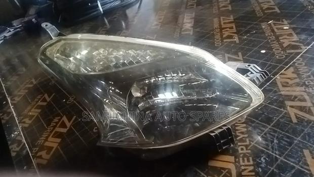 Headlight Toyota Ractis 2005