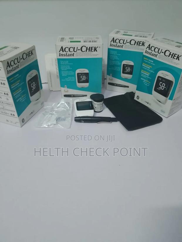 Accu-Check Instant Meter - main view