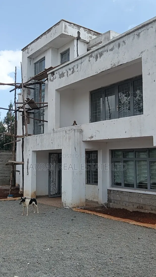 4bdrm Maisonette in 4Br Own Compound, Karai for sale