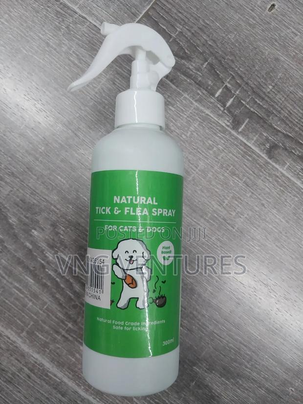 Pet Natural Tick and Flea Spray for Cats and Dogs