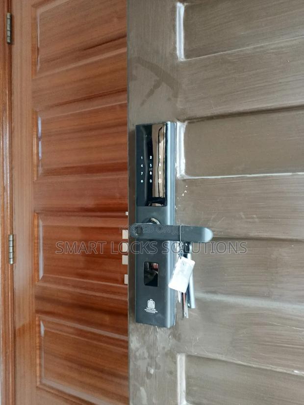 Biometric Smart Door Lock - thumbnail 2