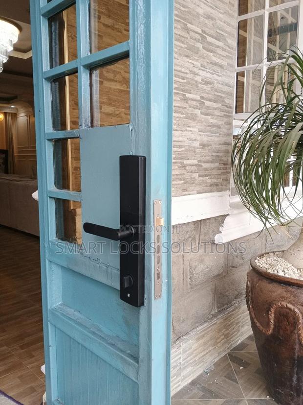 Biometric Smart Door Lock - thumbnail 5