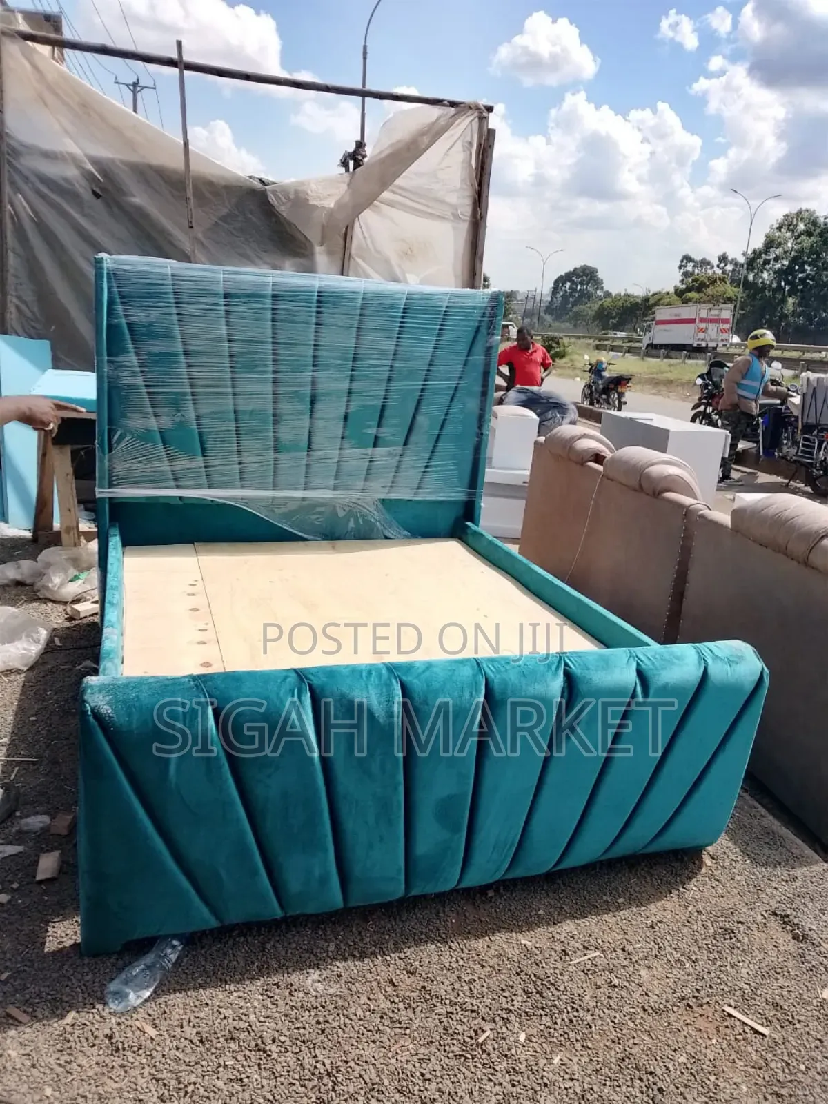 Morden Home Bed Available