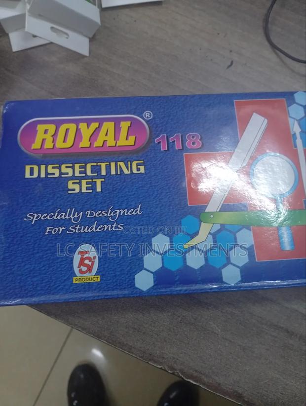 Students Dissecting Kits