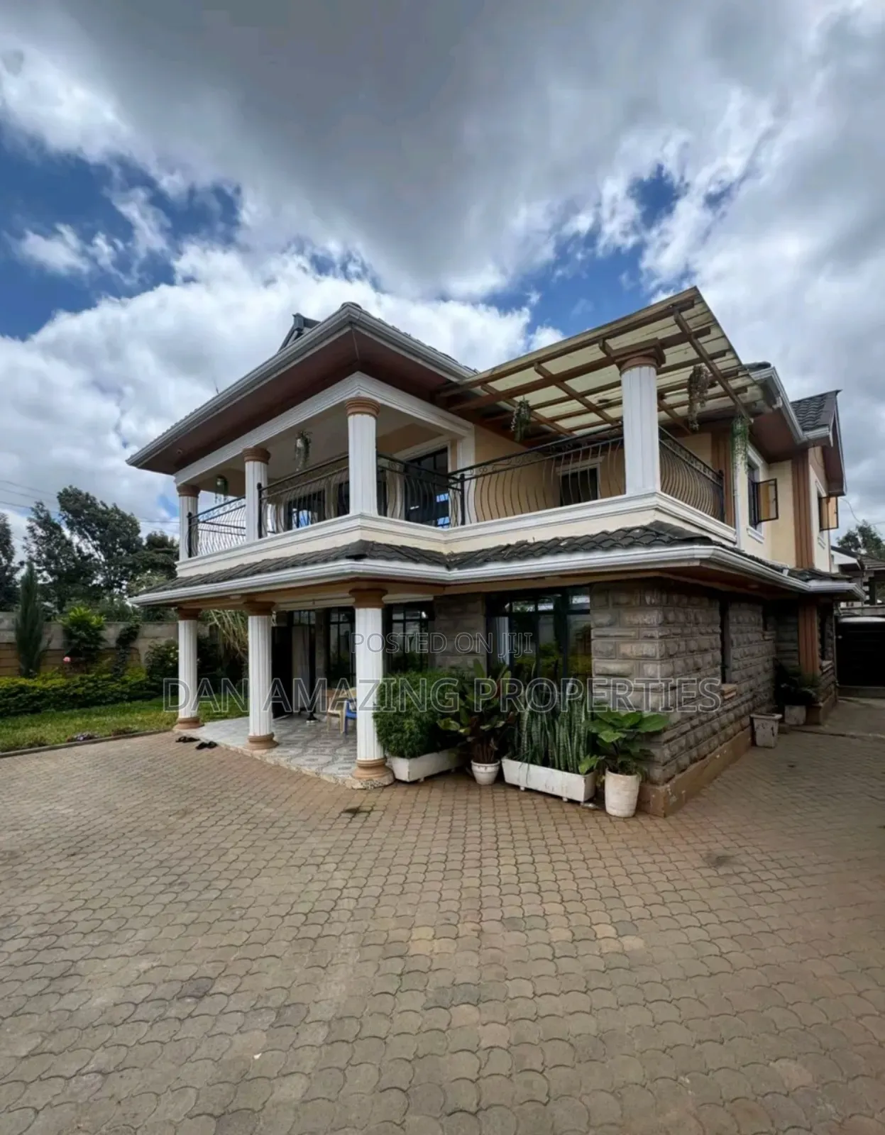 5bdrm Maisonette in Maragara Rd, Kibiku for sale