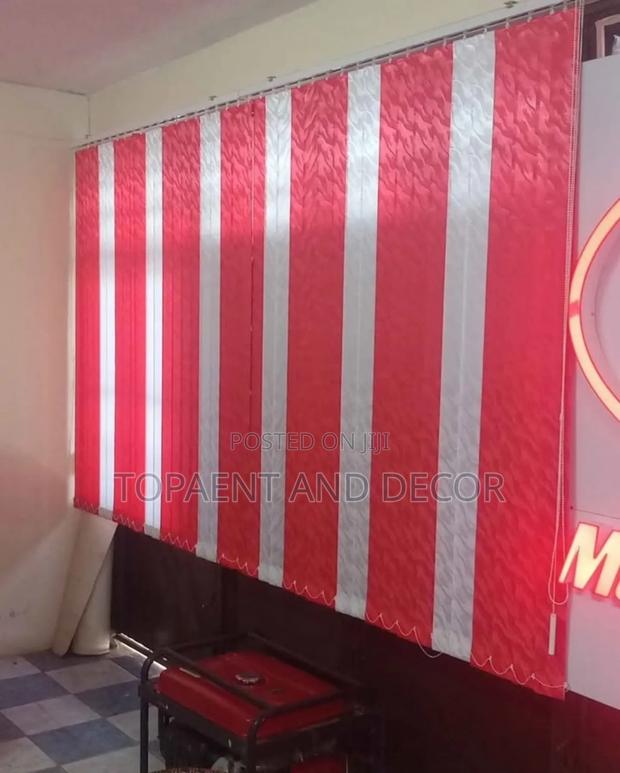 Mix of Red and White Colours for Vertical Blinds Decor