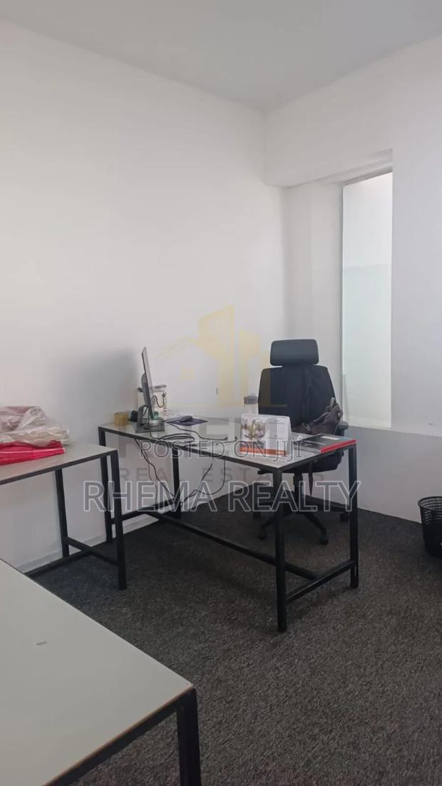 Spacious Office to Let - thumbnail 4