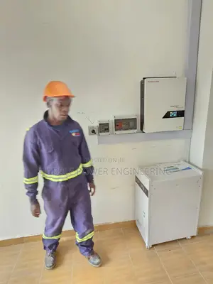 10.24kwh Lithium Battery 5.5kw Hybrid Inverter 4.4kw Solar Panels
