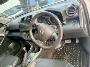 Toyota Vanguard 2013 White