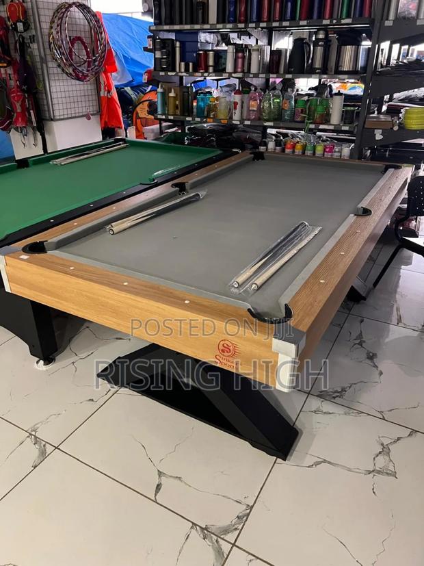 Elegant Snooker Table for Home Recreation