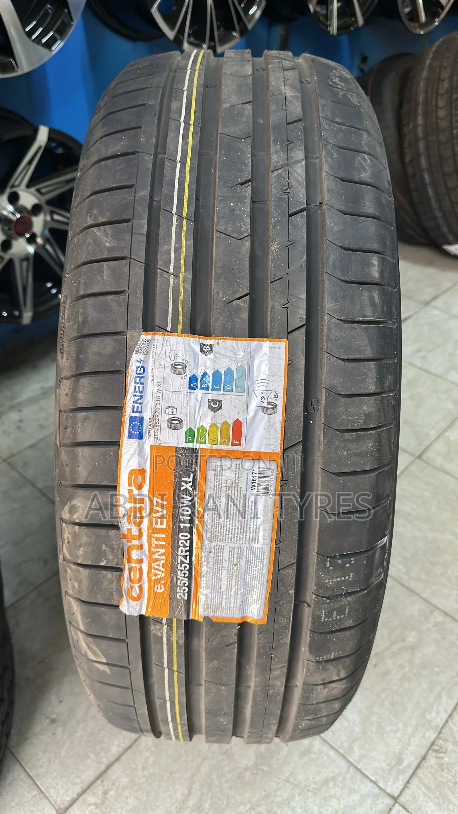 255/55r20 Centara