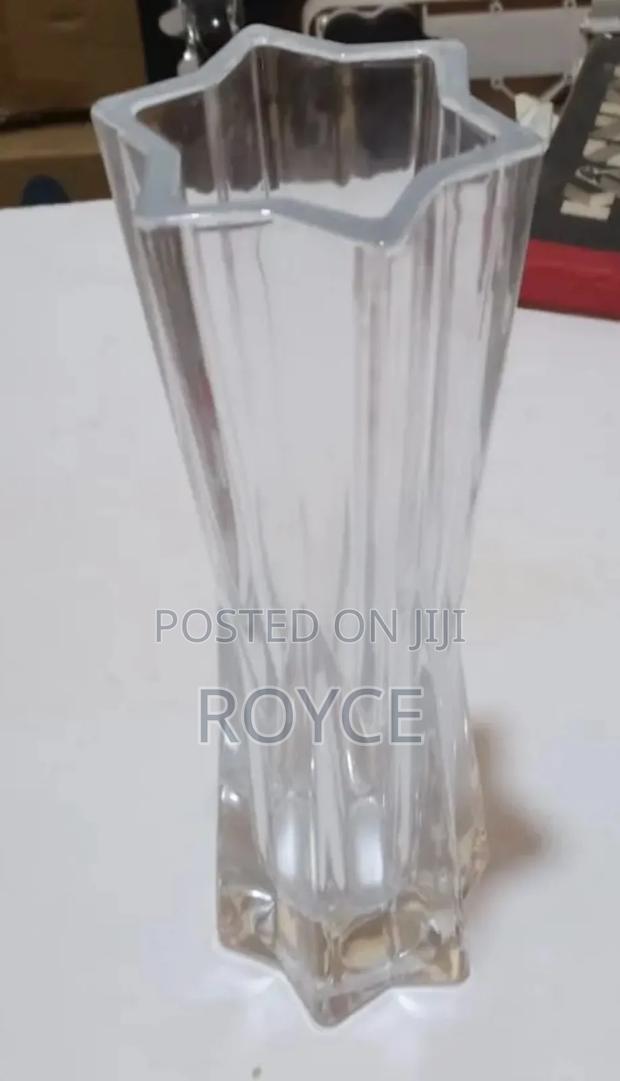 Heavy Glass Star Flower Vase - thumbnail 6