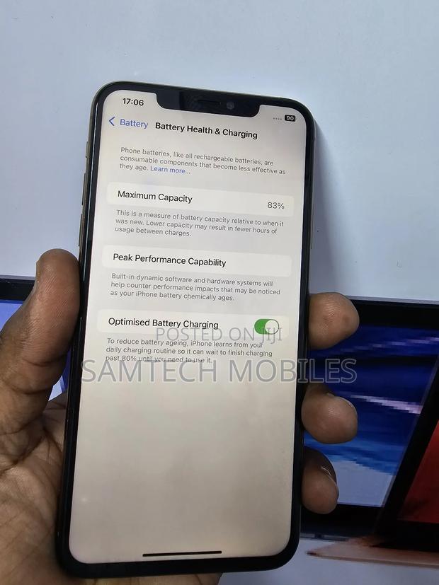 Apple iPhone 11 Pro Max 256 GB Gold - main view