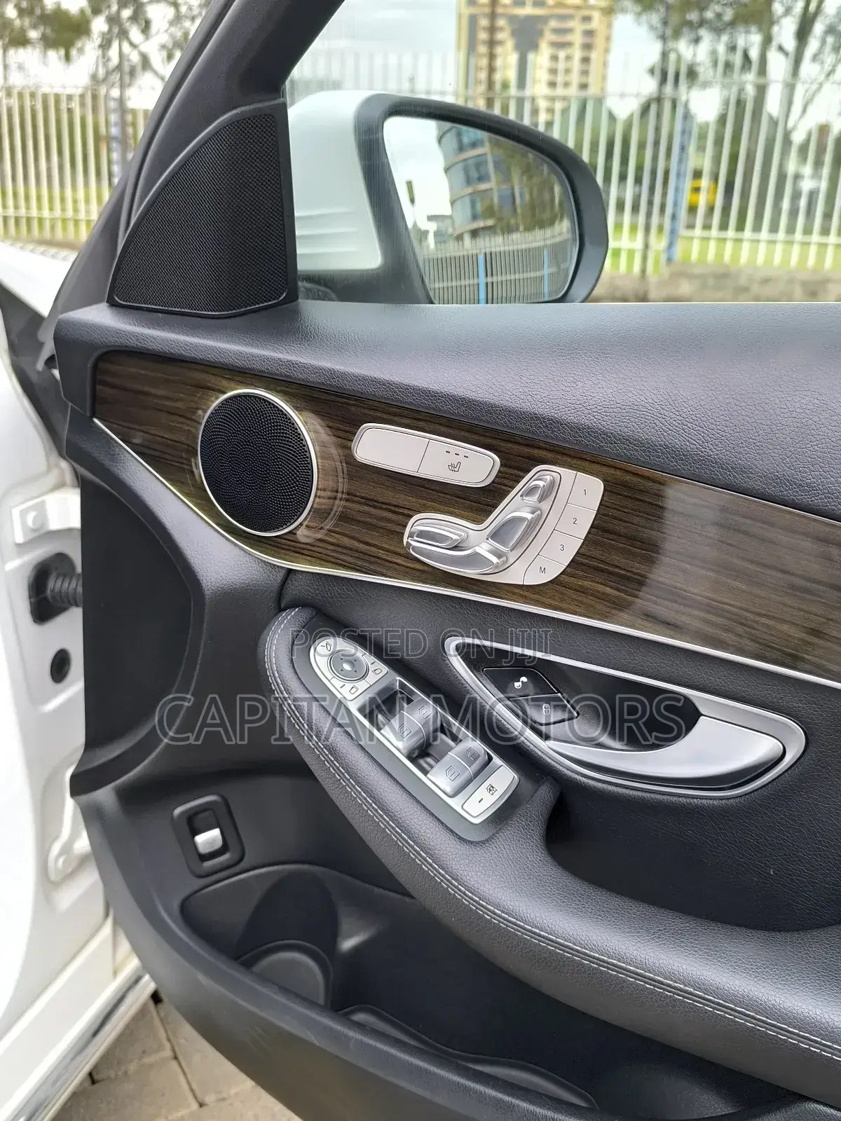 Mercedes-Benz C350 C350e Hybrid RWD 2017 Pearl