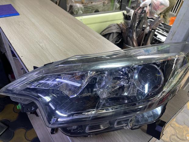 Nissan Note Headlight (Part No B) - thumbnail 2