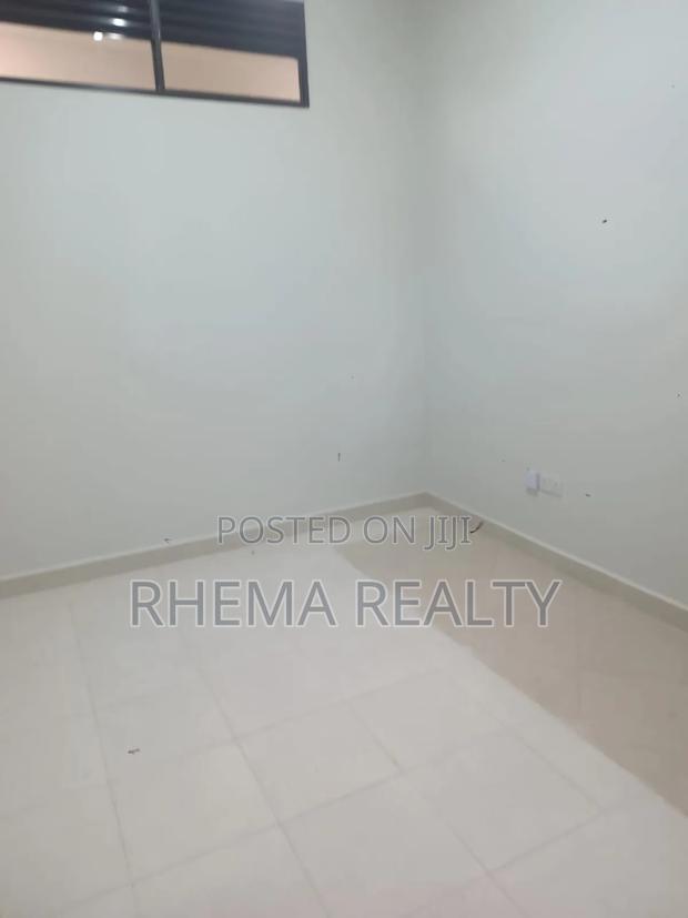 Mini Office Space - thumbnail 4