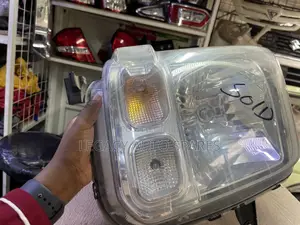 Suzuki Every Headlight