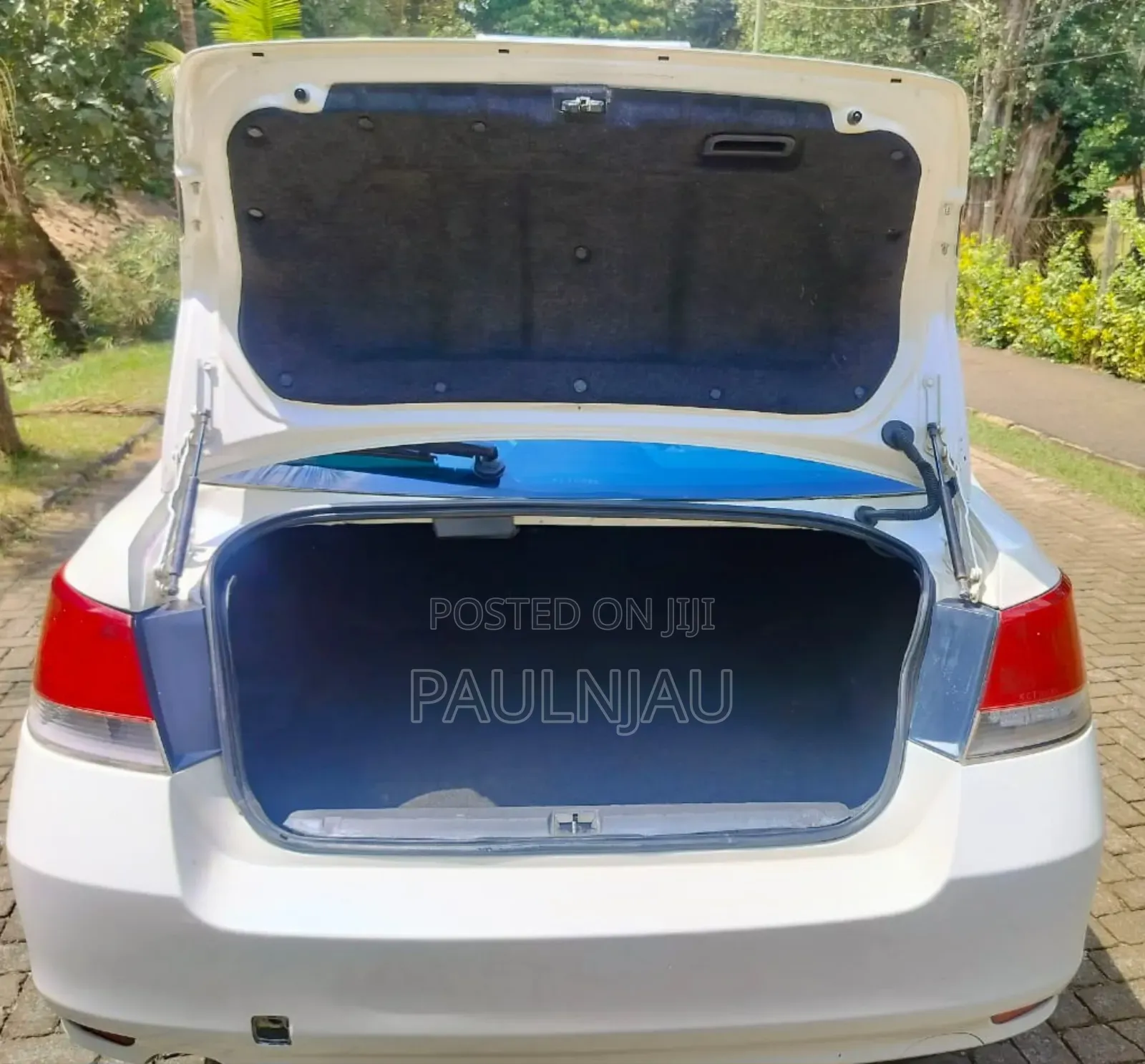 Subaru Legacy 2012 White