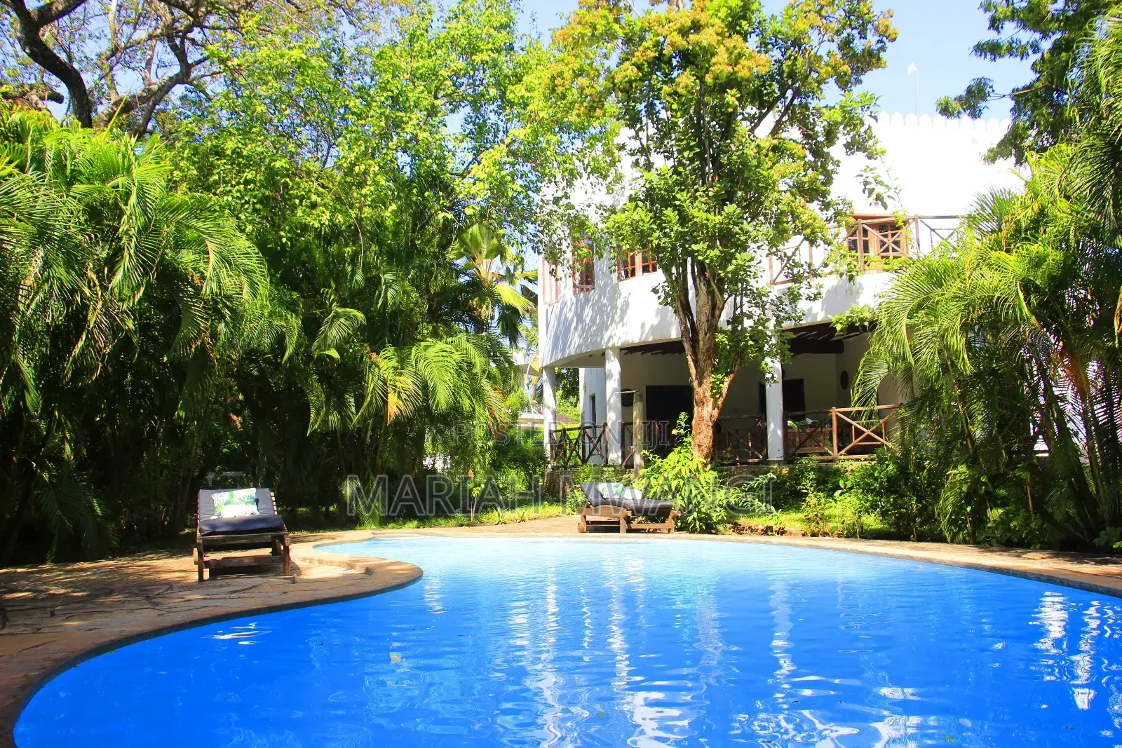 Swahili Vibes Bnb,3br Private Own Compound