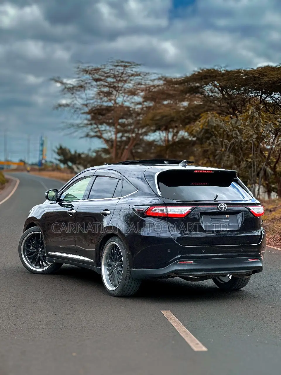 Toyota Harrier 2.0 4WD 2018 Black