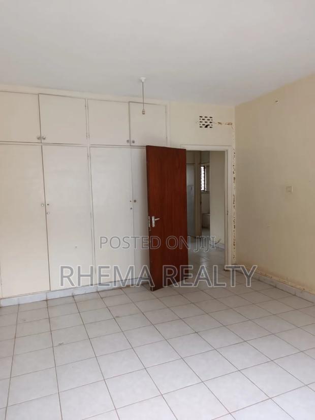 Huge Office Space - thumbnail 8