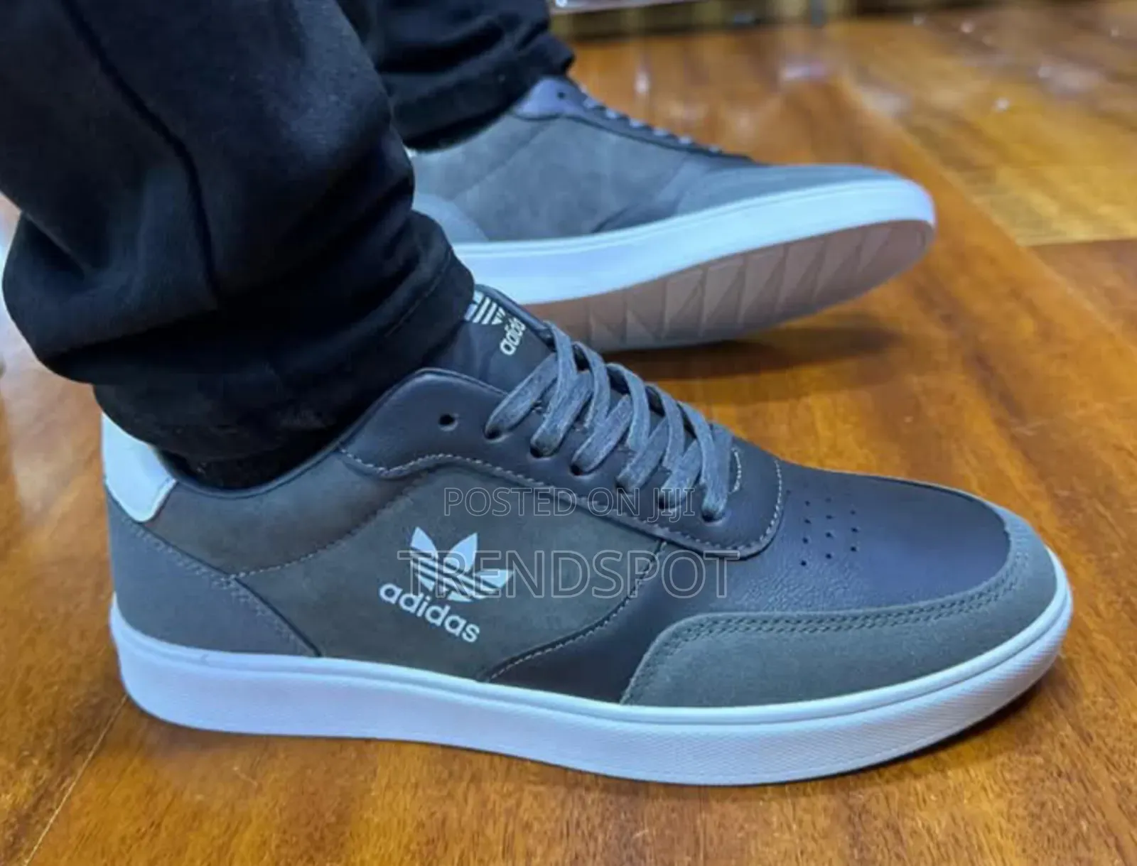 Adidas Casual