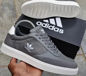 Adidas Casual