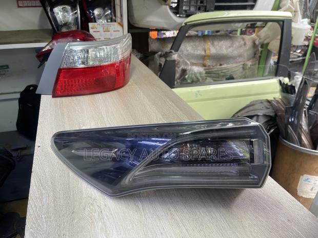 Toyota Harrier Tail Light(2014 Model) - thumbnail 2