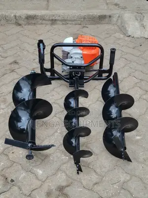 4 Stroke Earth Auger, With Three Blades