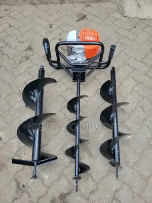 4 Stroke Earth Auger, With Three Blades
