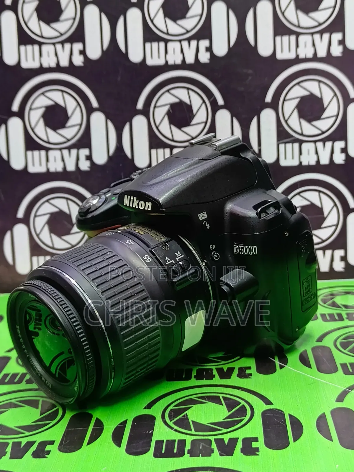 Nikon D5000 With Flip Movie Mode