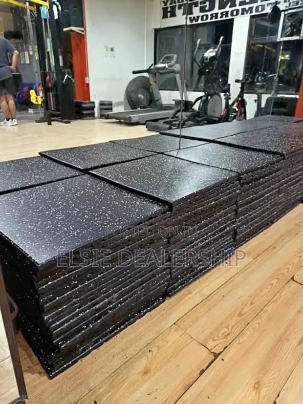 Slip-Resistant Rubber Gym Mat 1x1m, 15mm – Safe Training Surface