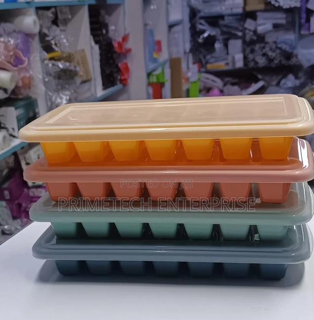 Plastic Ice Cube Trays - main view
