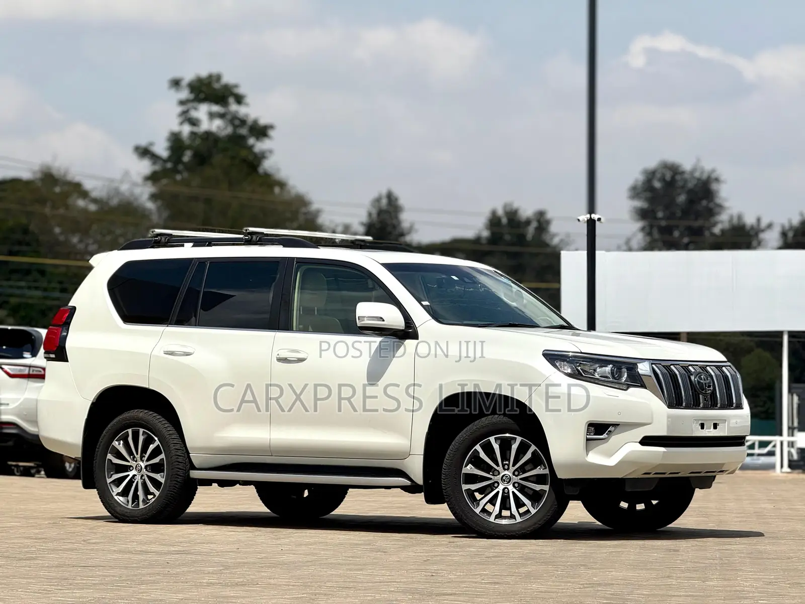 Toyota Land Cruiser Prado 2018 White