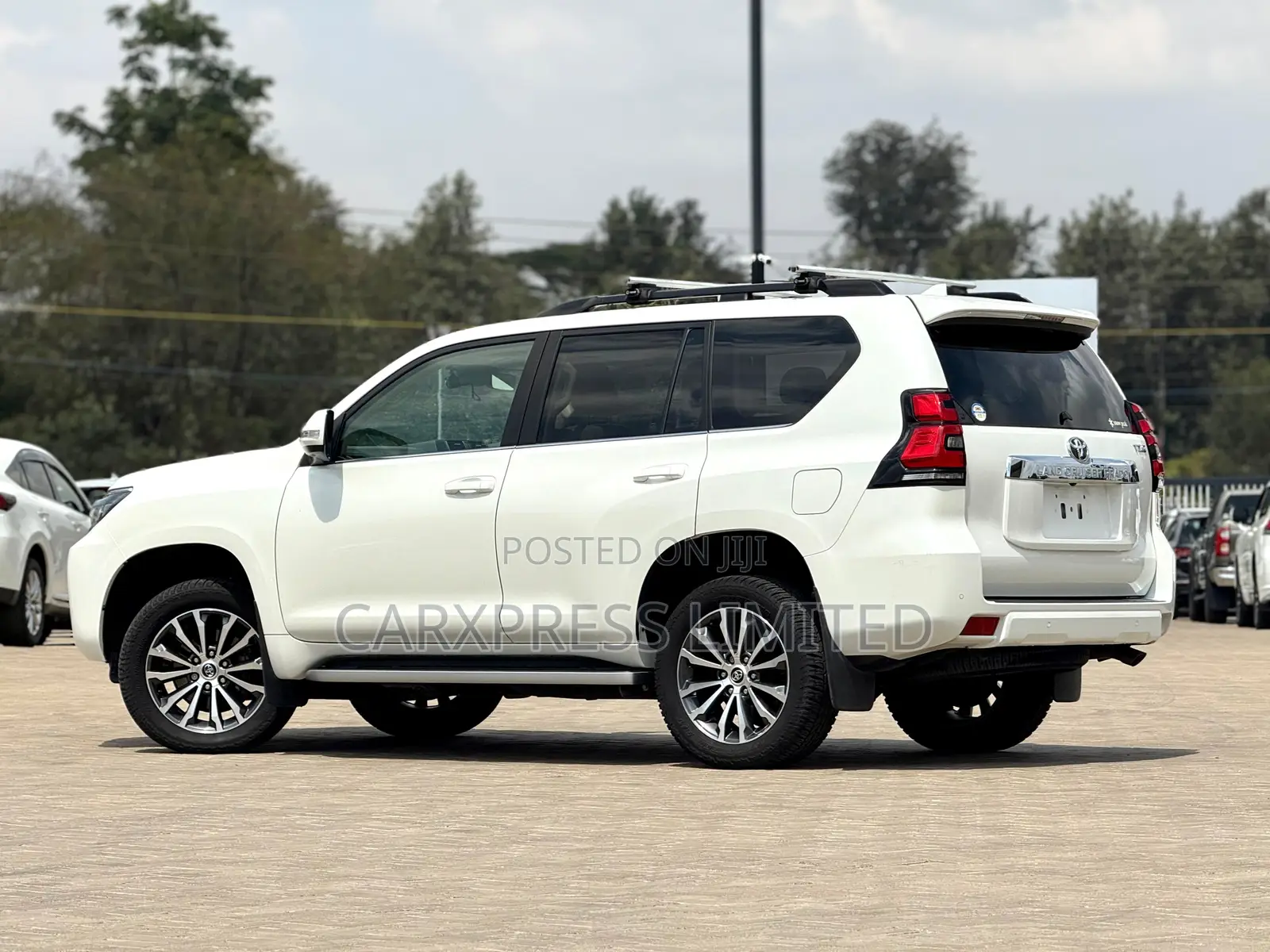 Toyota Land Cruiser Prado 2018 White