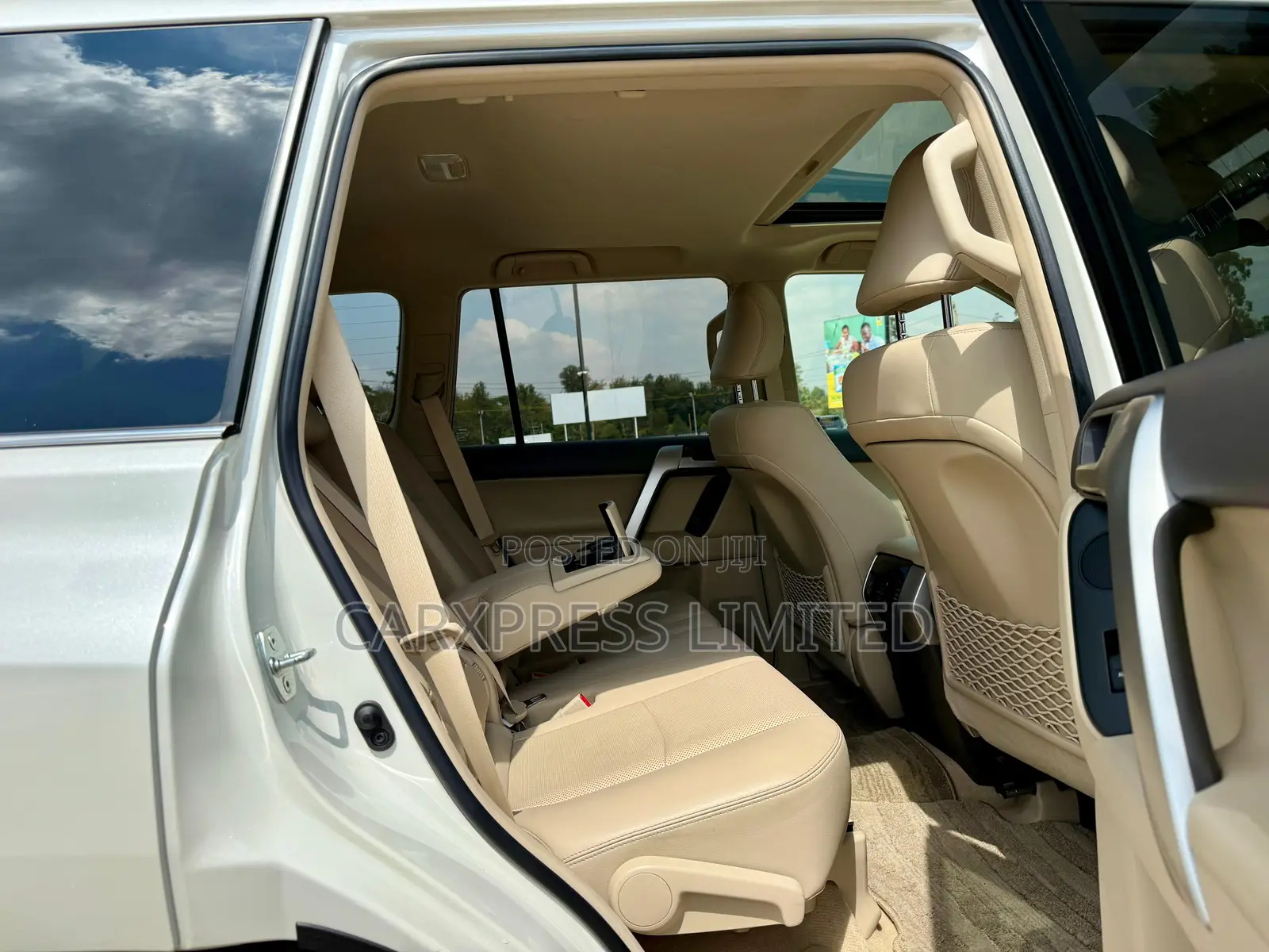 Toyota Land Cruiser Prado 2018 White