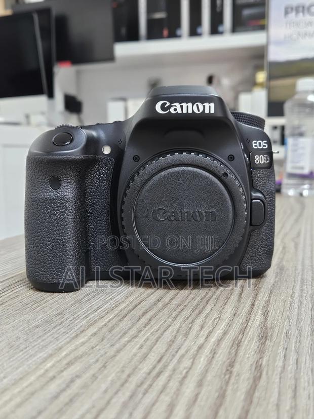 Canon Eos 80d DSLR Camera - main view