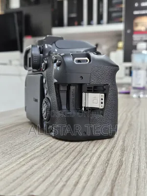 Canon Eos 80d DSLR Camera